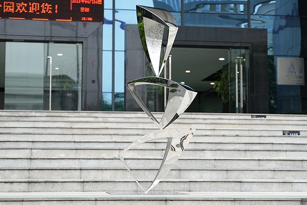 Modern Stainless Steel Geometric Sculpture | Abstract Metal Art for Indoor & Outdoor Spaces